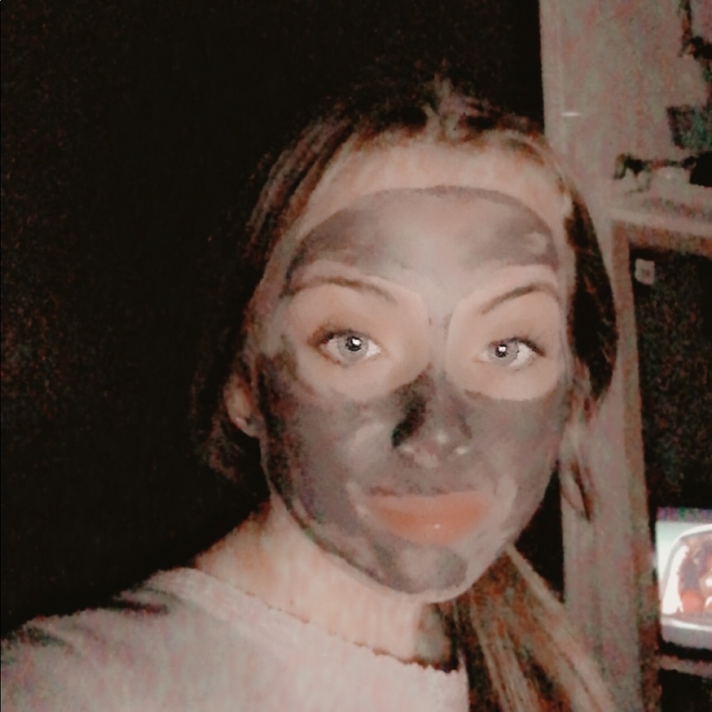 Meet your Posher, Mikayla